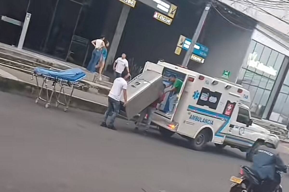 Video: la ambulancia que usaron para transportar una nevera en Ibagué