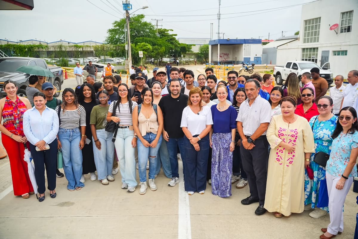 Gobernación de Bolívar entrega vía pavimentada que comunica a la UTB