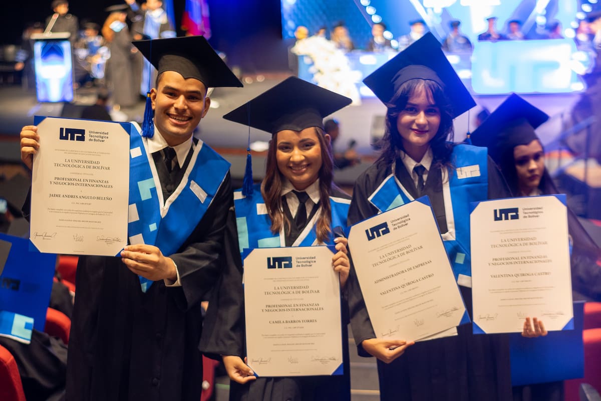 Jaime Angulo, Camila Barros y Valentina Quiroga.
