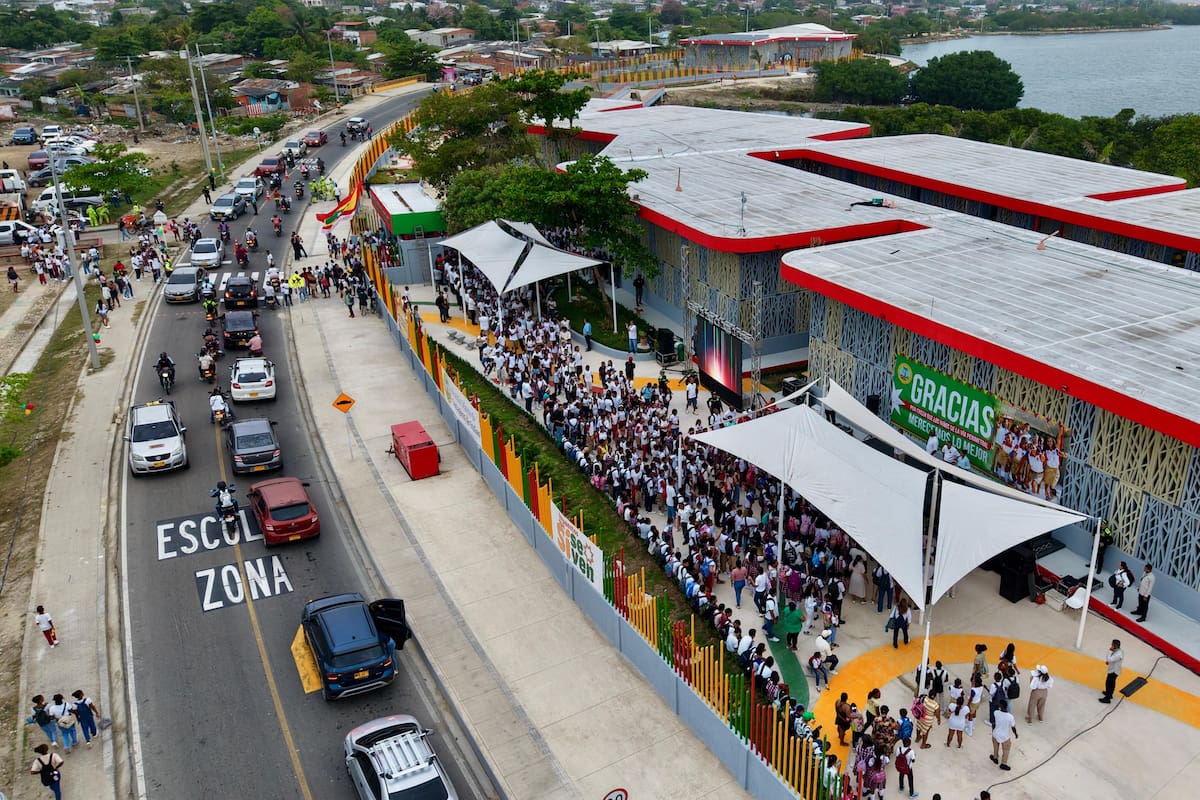 Colegio Jorge Artel reabre con moderna infraestructura y energía solar