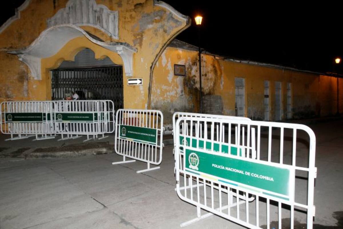 El sábado se restringió el acceso a la plazoleta de Las Bóvedas, según las autoridades, para evitar aglomeraciones. JULIO CASTAÑO, EL UNIVERSAL