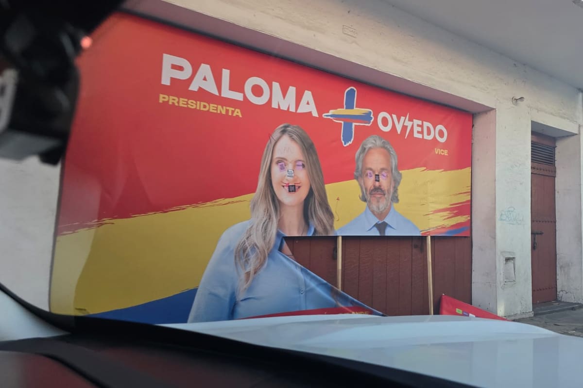Vandalizan valla en sede de campaña de Paloma Valencia: simpatizantes la recuperan