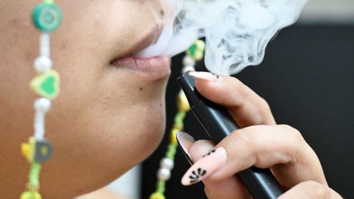 Fumar cigarrillo electrónico es una práctica muy común en Colombia. // Foto: Colprensa