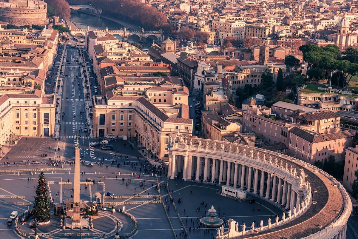 Vista aérea de la ciudad del Vaticano // 123rf.