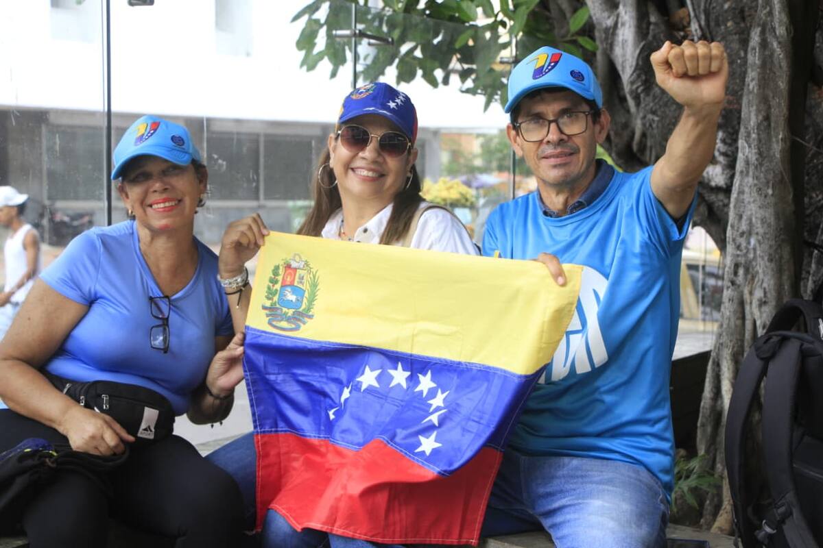 Venezolanos celebran y manifiestan en el Centro Histórico. // Foto: Julio Castaño - El Universal.