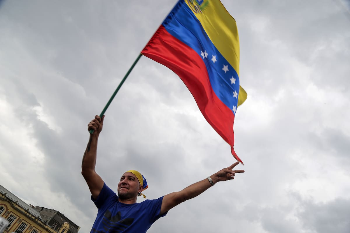 Venezuela anuncia la liberación de 300 presos políticos esta semana