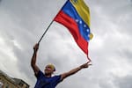 Venezuela anuncia la liberación de 300 presos políticos esta semana