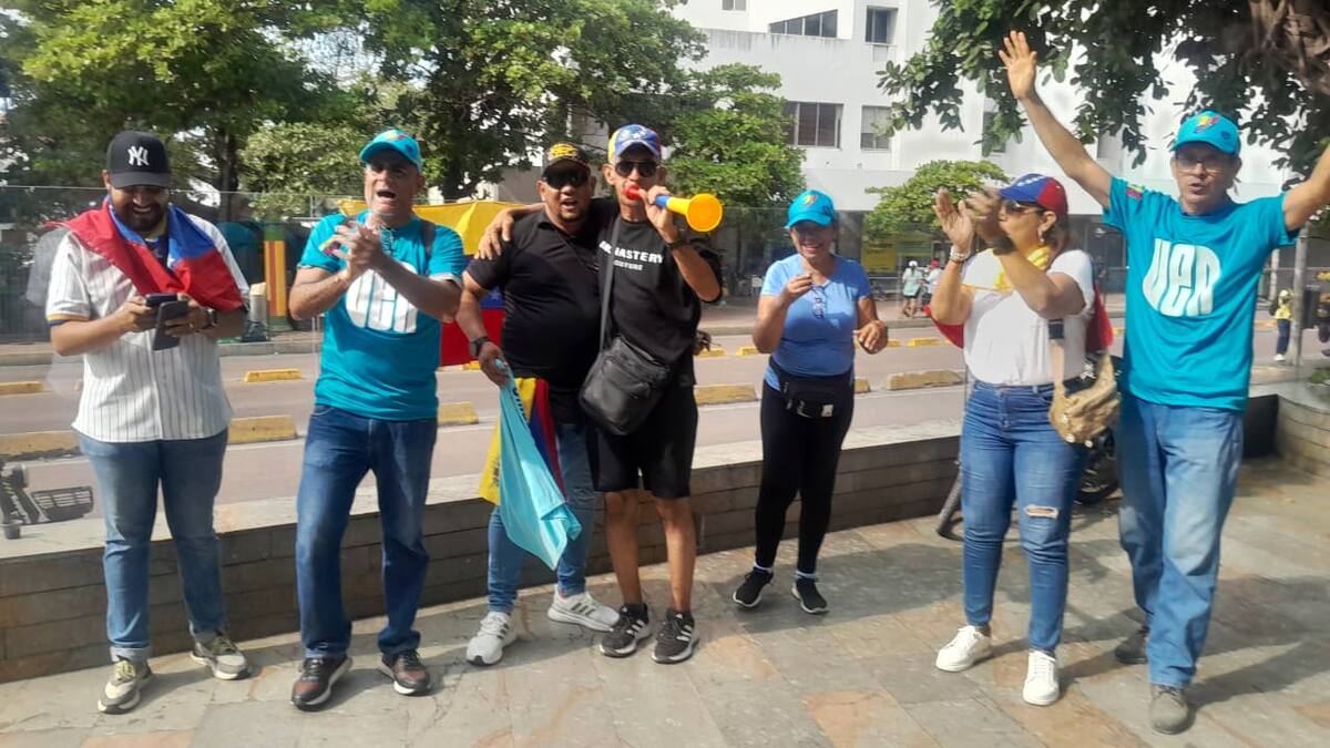 Venezolanos celebran y manifiestan en el Centro Histórico. // Foto; Julio Castaño - El Universal.