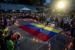 Venezolanos realizan vigilias para honrar a las víctimas de los terremotos