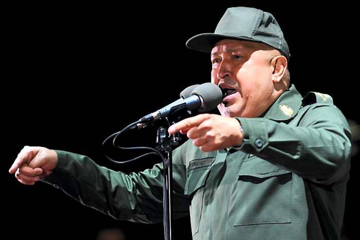 Chávez fue acusado por el ex presidente colombiano Álvaro Uribe de proteger a las Farc en territorio venezolano. AFP LEO RAMIREZ