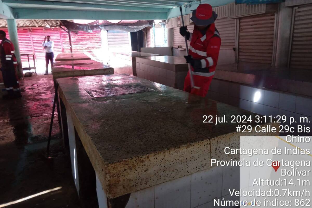 Veolia refuerza la limpieza en el mercado de Bazurto