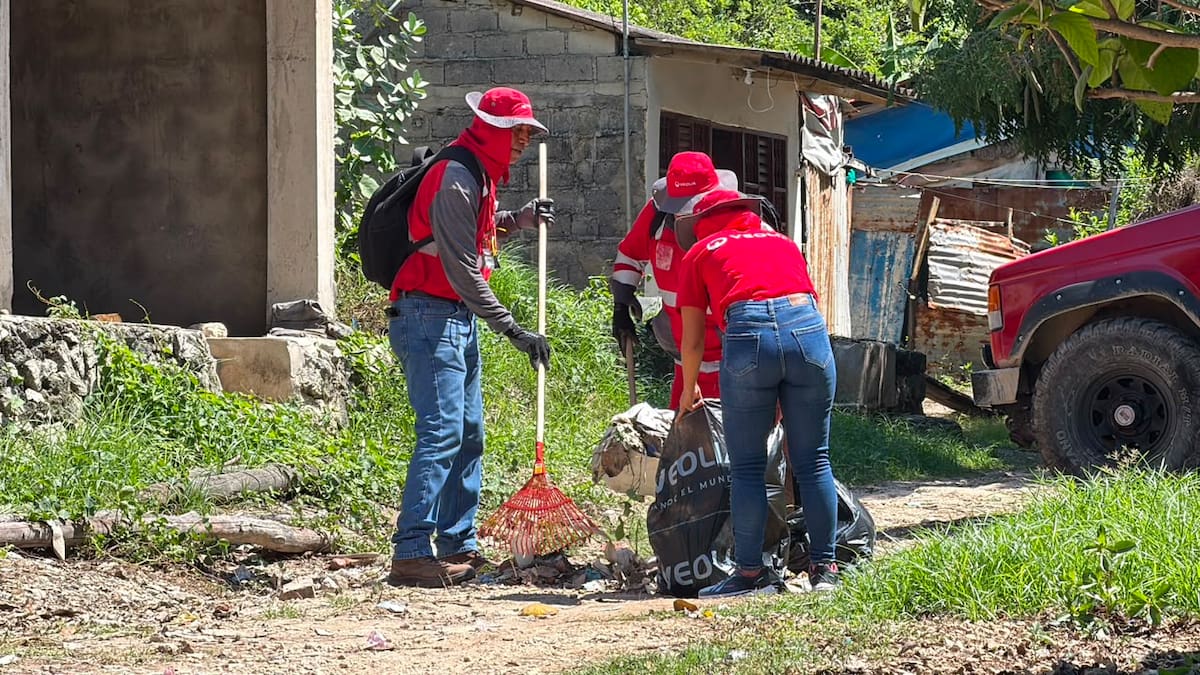 Con la ayuda de voluntarios y representantes de la comunidad, se recolectaron 4.7 toneladas de residuos // Cortesía: Veolia Aseo Cartagena.