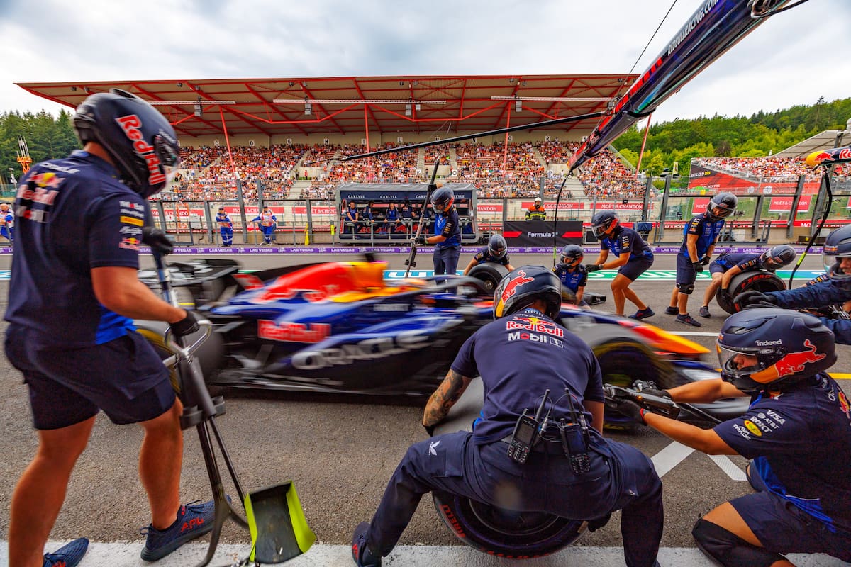 Video: Así fue que Verstappen chocó contra el muro y detuvo el Gran Premio de Países Bajos