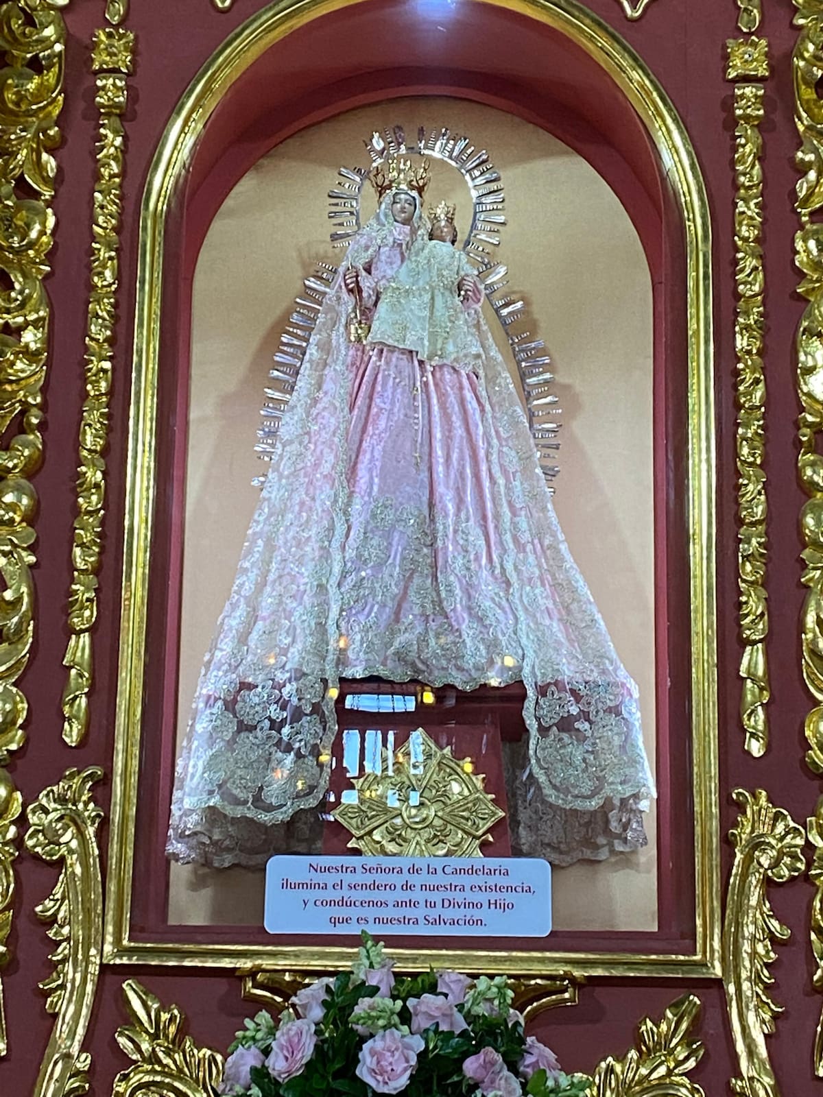 Vestido de la Virgen de la Candelaria confeccionado por Margarita de Amín. //Foto: cortesía.