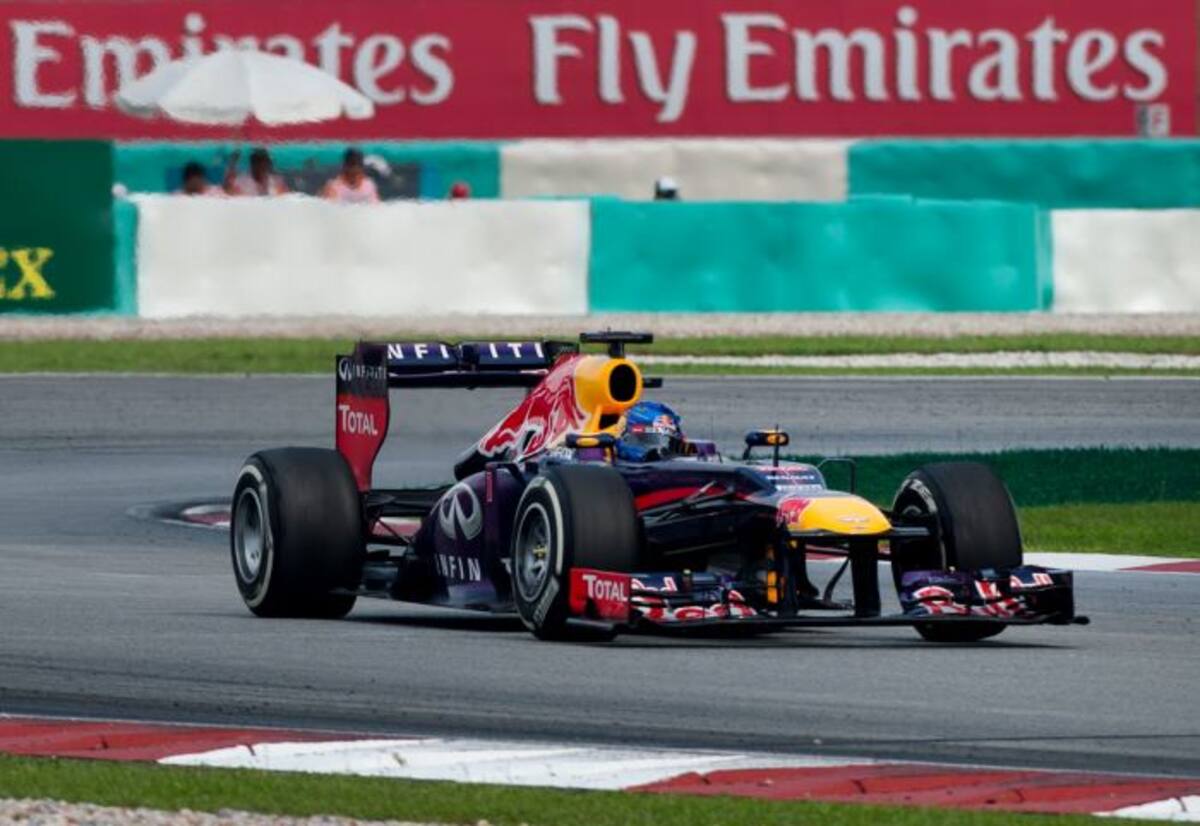 Con este triunfo en el circuito de Sepang, Sebastian Vettel, ya suma 27 victorias en la Fórmula 1. AFP MOHD RASFAN
