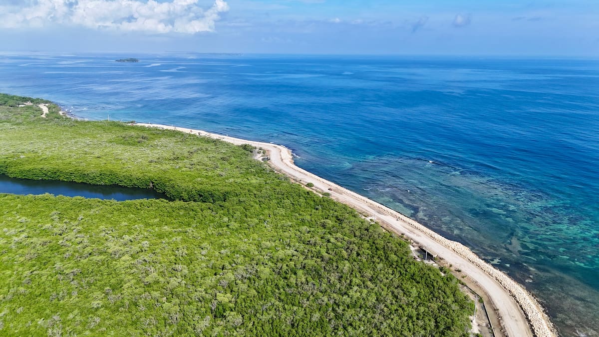 Vía a Barú. // Foto: cortesía - Alcaldía de Cartagena.