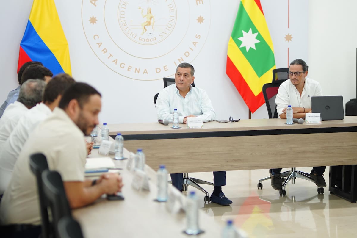 Encuentro del alcalde Dumek Turbay con directivos de Camacol Bolívar y Aguas de Cartagena. // Foto: cortesía