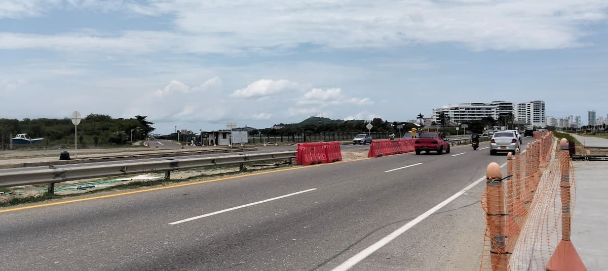 Los cierres controlados serán de 5 a 10 minutos por hora y se mantendrán durante aproximadamente un año por las obras de modernización del aeropuerto. // Foto: Luis Herrán - El Universal