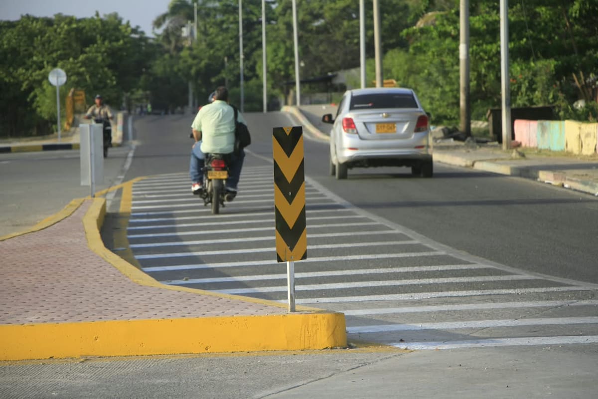 La nueva conexión de la vía Perimetral beneficia los recorridos de habitantes de barrios como 7 de Agosto, San Francisco, La María, La Candelaria, Olaya Herrera, Daniel Lemaitre, Canapote, Torices, Crespo, entre muchos otros alrededores. // Foto: Julio Castaño.
