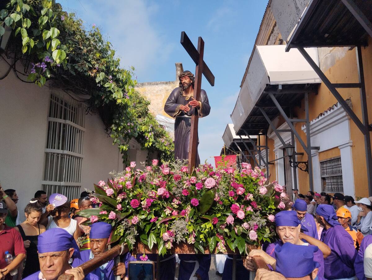 Celebración del Viacrucis en el Centro Histórico de Cartagena. Esta celebración fue presidida por monseñor Francisco Múnera, arzobispo de Cartagena. // Foto: Óscar Día - El Universal.