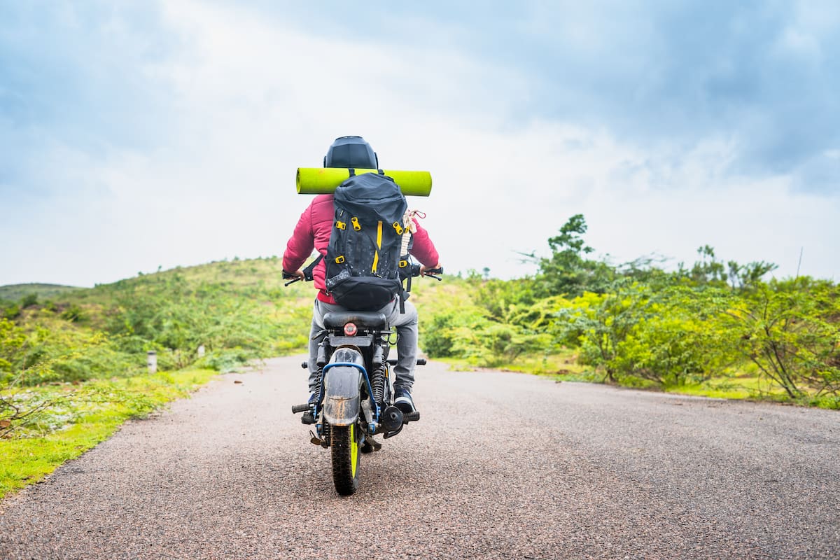 Viajar en moto en Semana Santa: tips claves para prevenir accidentes