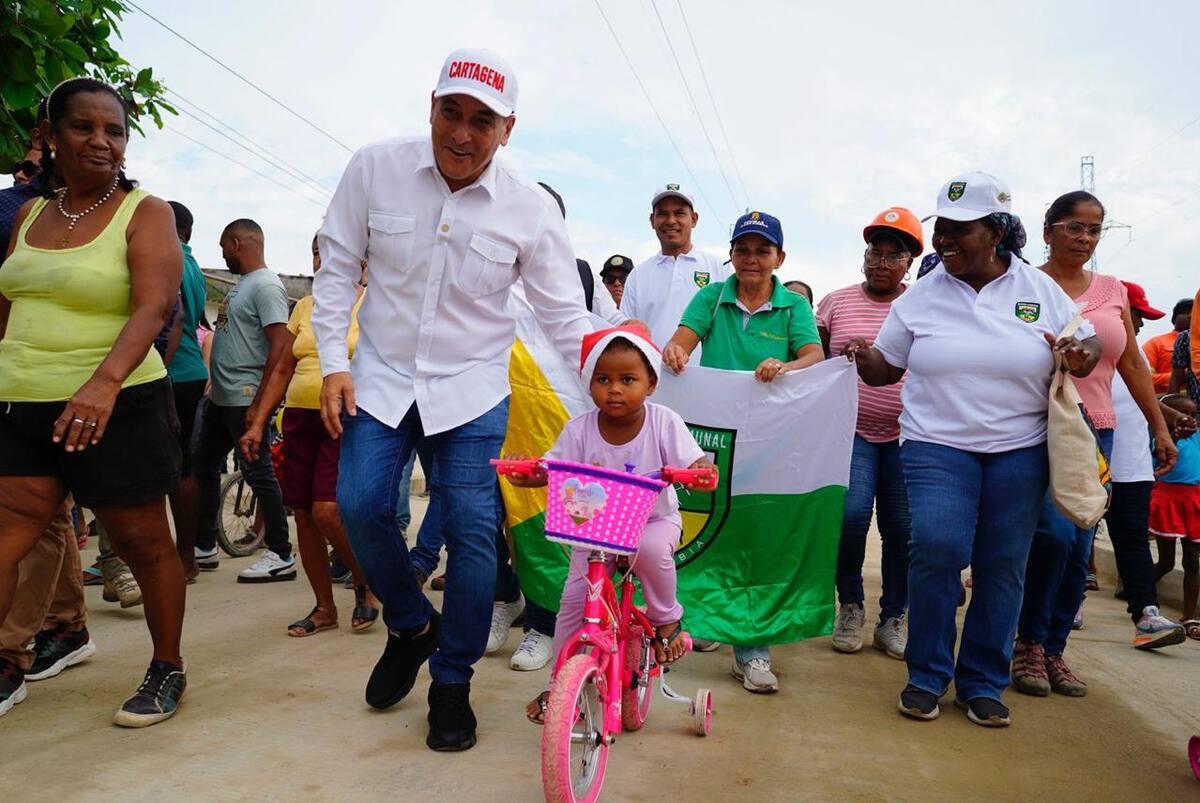 El alcalde Dumek Turbay entregó nuevas vías en Cartagena. / Cortesía