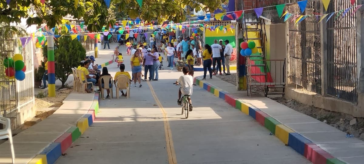 Vías pavimentadas por la Gobernación en el barrio El Educador. // Foto: Óscar Díaz - El Universal