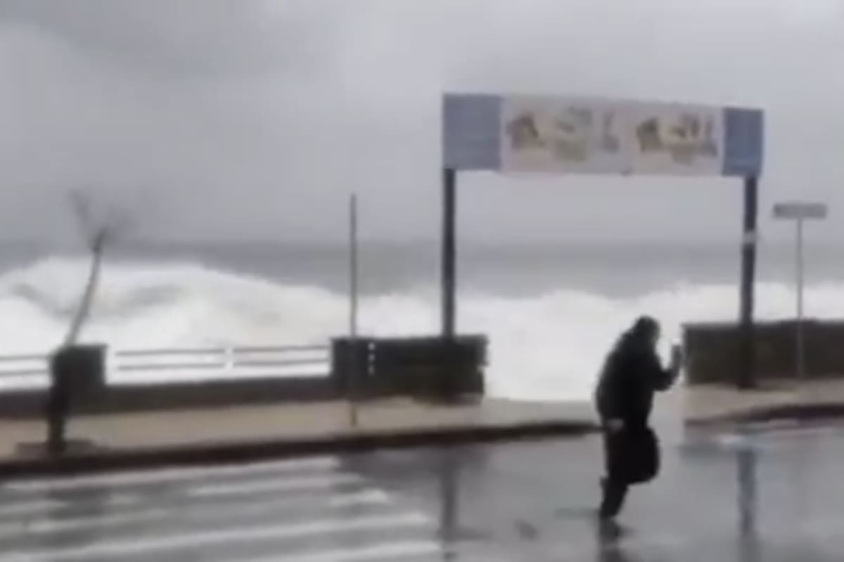 Video: Ciclón Harry azota famosa isla turística en Italia