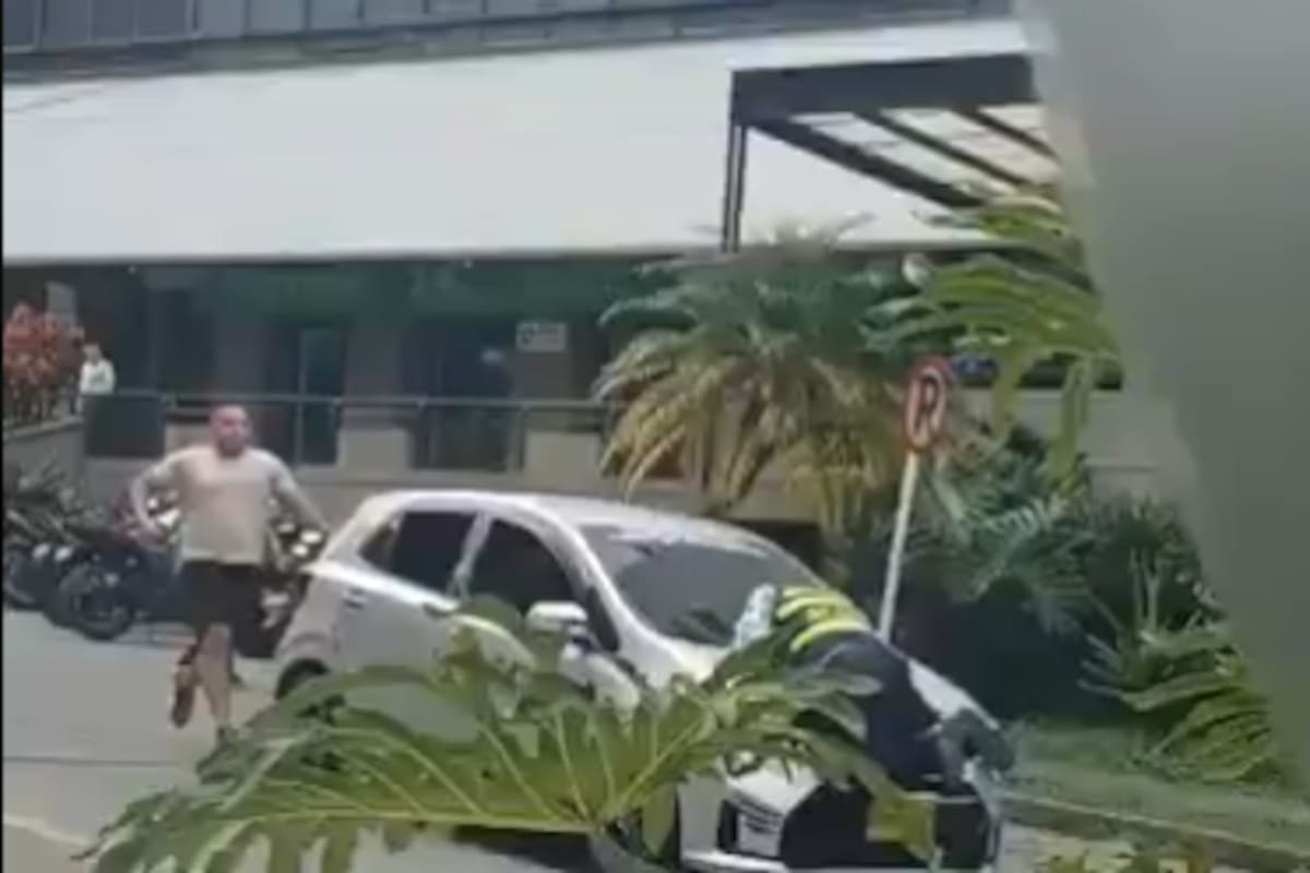 Video: ¡Atroz! Conductor atropelló y arrastró a un agente de tránsito