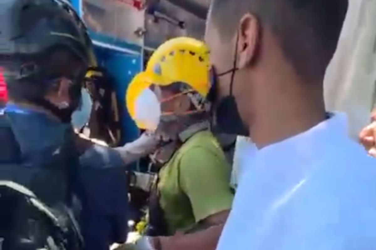 Video: rescatan con vida a 11 personas tras colapso de edificio en Cali
