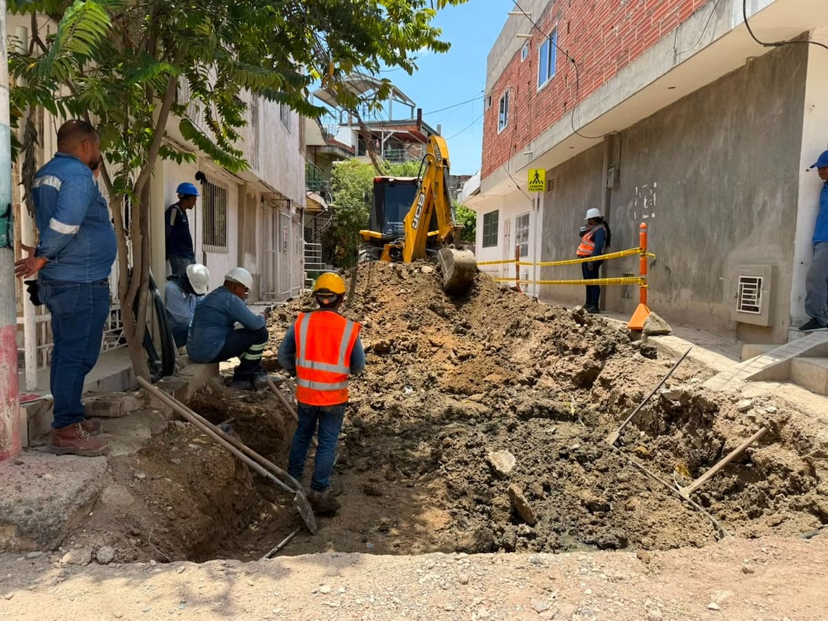 También se está realizando la pavimentación de 200 metros lineales de la Carrera 92 como parte de las obras // Cortesía: Alcaldía de Cartagena.