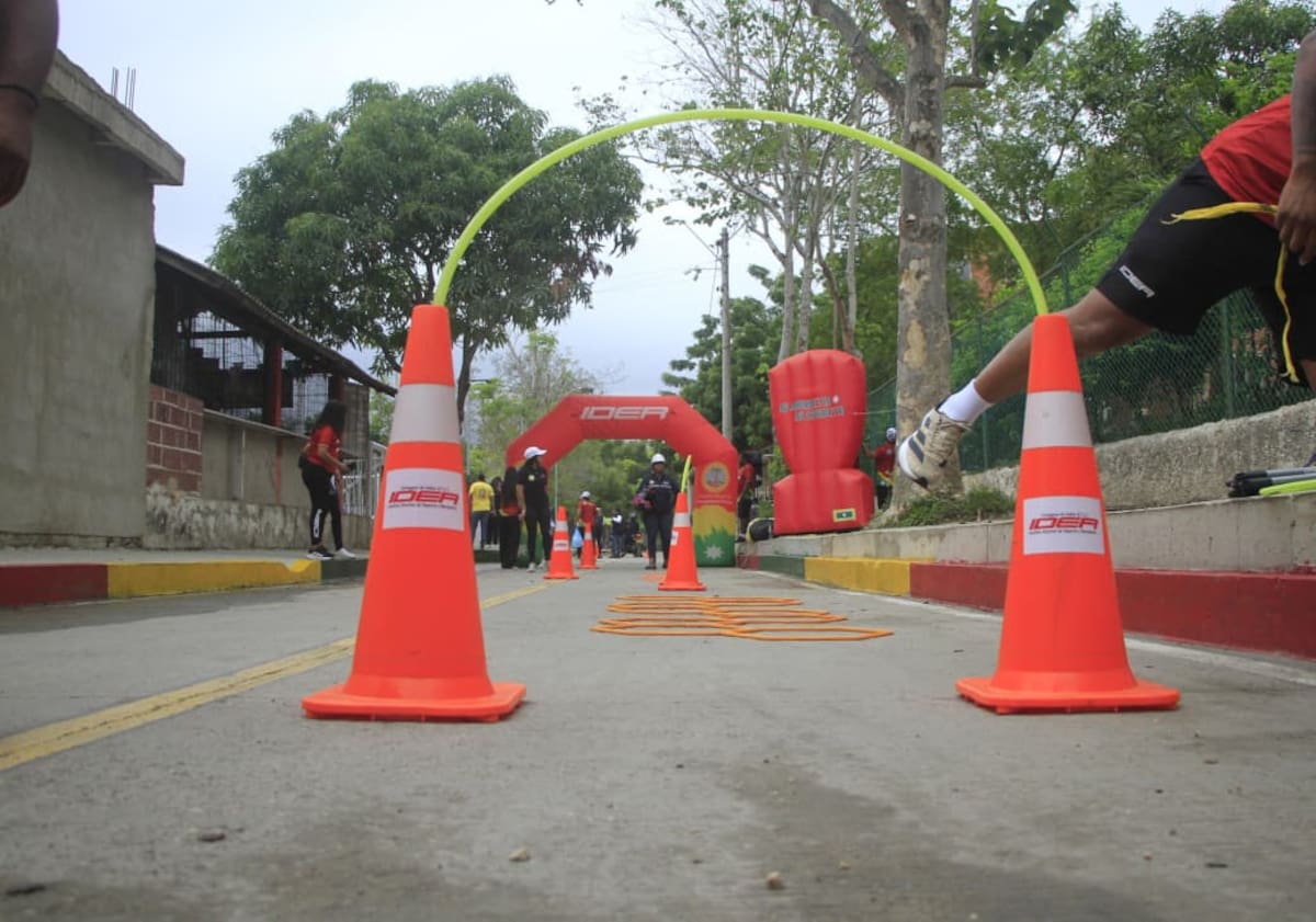 La Transversal 75 de Villas de La Candelaria. // Foto: Julio Castaño.