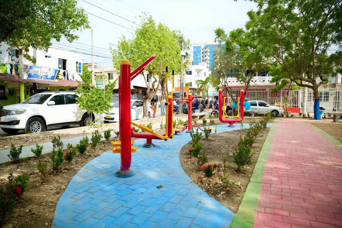 En el nuevo parque de la Inmaculada Concepción en Villas de La Candelaria, más de 8.000 personas se benefician con un nuevo escenario para el deporte, la recreación y la integración comunitaria. // Foto: Cortesía - Alcaldía de Cartagena.