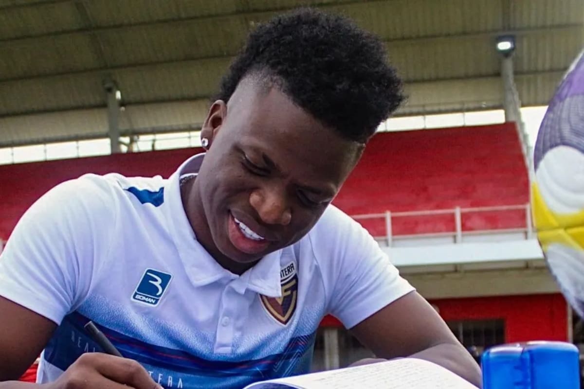 Vinicius, el influencer colombiano, firmó con un equipo profesional