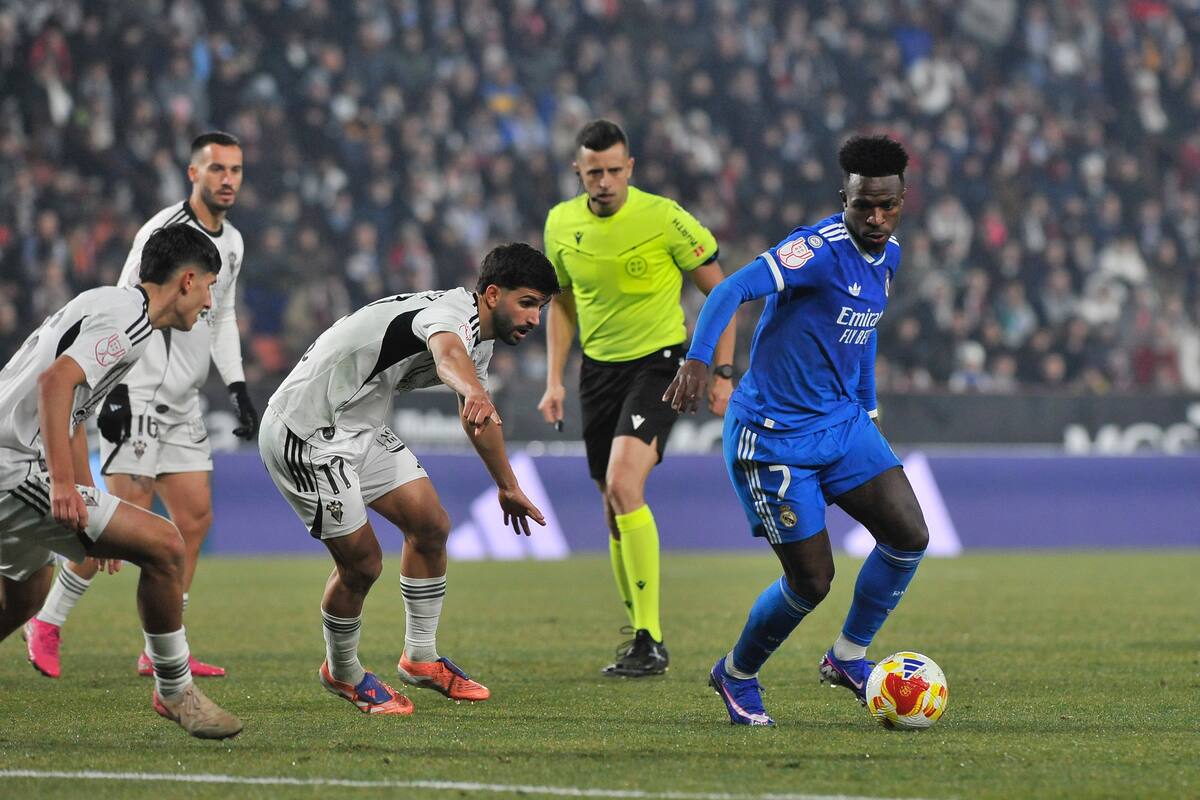 Contundente mensaje de LaLiga tras cánticos racistas a Vinícius Jr