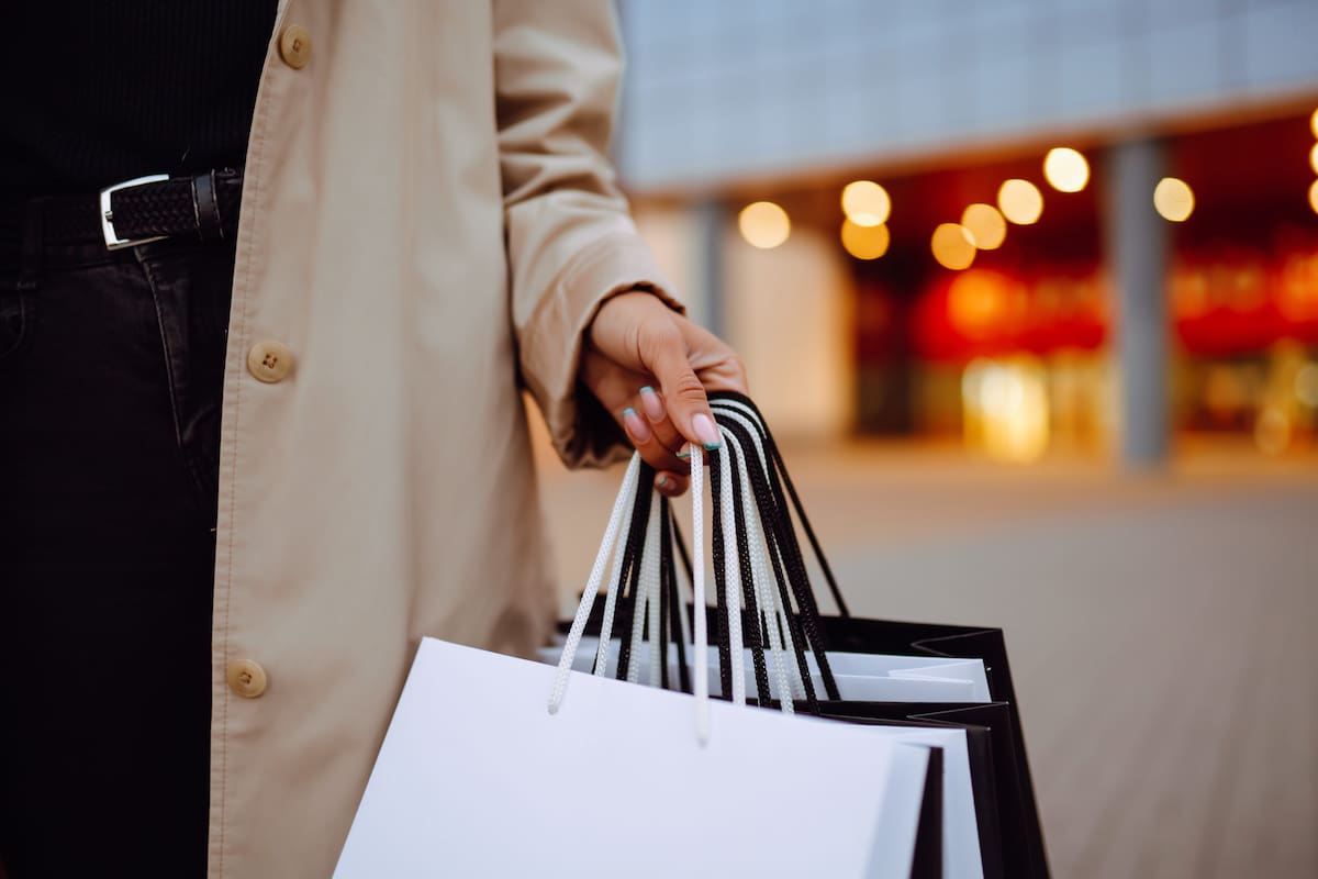 Por realizar grandes compras puede suspenderle la visa estadounidense // 123RF.