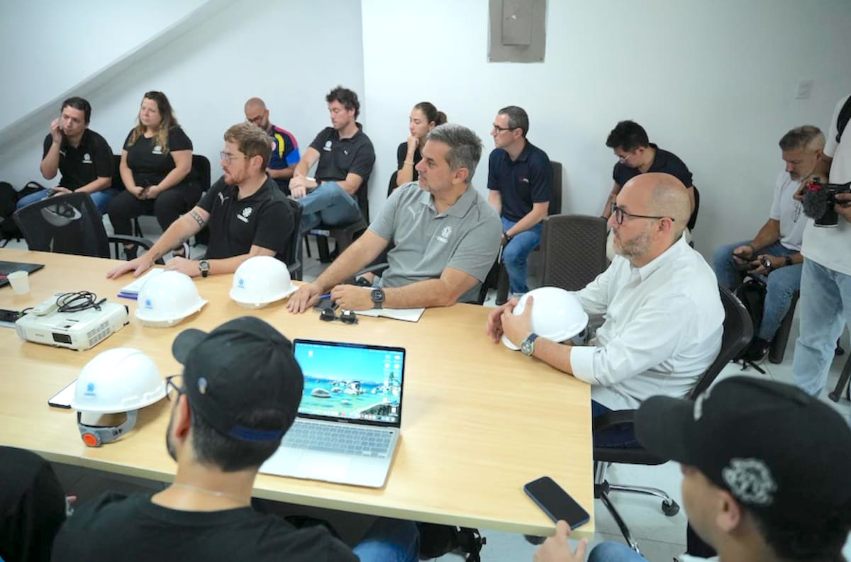 Aspecto de la reunión sostenida entre miembros de la Conmebol y del Distrito de Barranquilla en el Estadio Metropolitano Roberto Meléndez, que será sede la final de la Copa Sudamericana//Cortesía Alcaldía de Barranquilla.