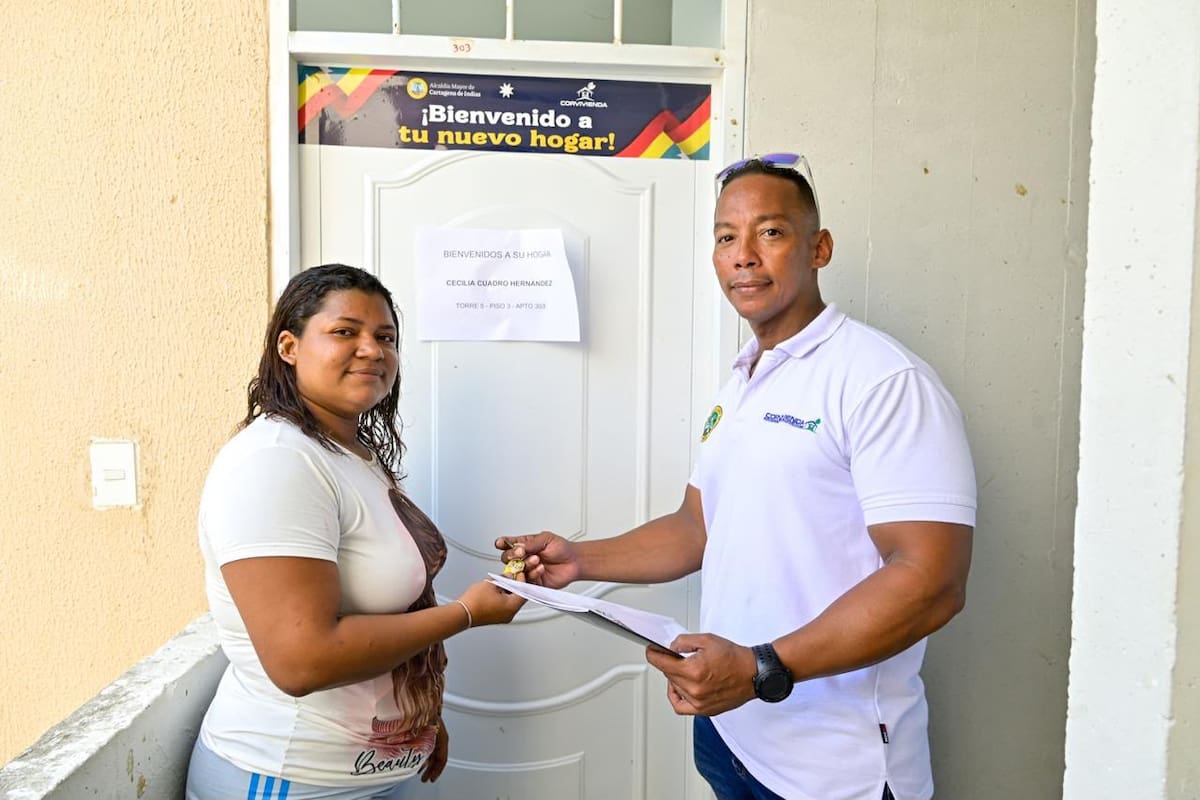 La alianza con Corvivienda fue trascendental para la entrega de las viviendas a las 200 familias cartageneras // Cortesía: Alcaldía de Cartagena.