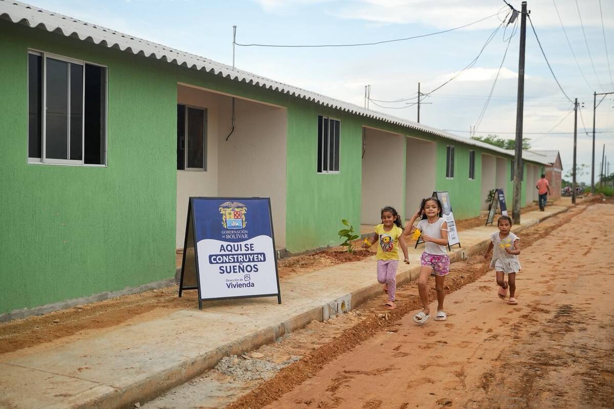 Yamil Arana revive proyecto olvidado y entrega 30 casas en San Pablo
