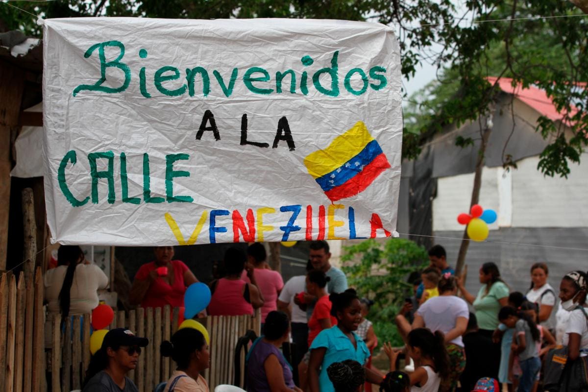 ‘Voces de aquí’: un podcast que narra la migración venezolana