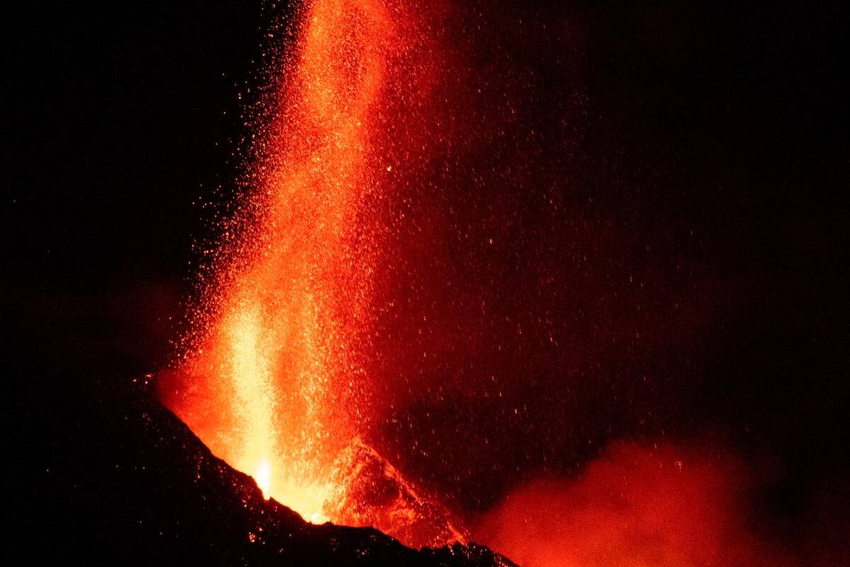 La reactivación volcánica de La Palma origina 184 terremotos en la isla