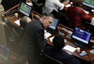 Tras denuncia de Efraín Cepeda, Minhacienda desembolsó recursos a Senado