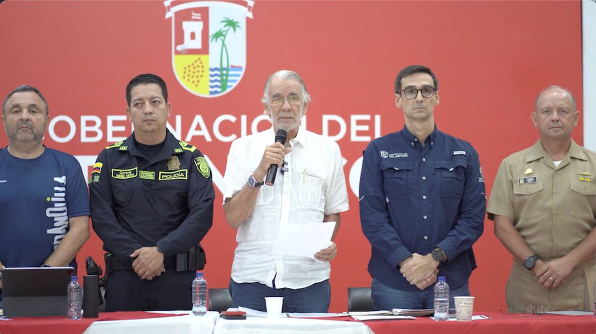 El gobernador del Atlántico, Eduardo Verano junto a representantes del Distrito, Policía y Ejército luego del Consejo de Seguridad con motivo del proceso electoral de este domingo en el Atlántico.//Cortesía Gobernacion del Atlántico.