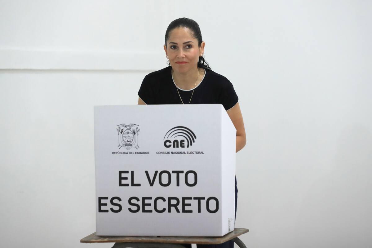 Luisa González exige reconteo de votos y no reconoce victoria de Daniel Noboa