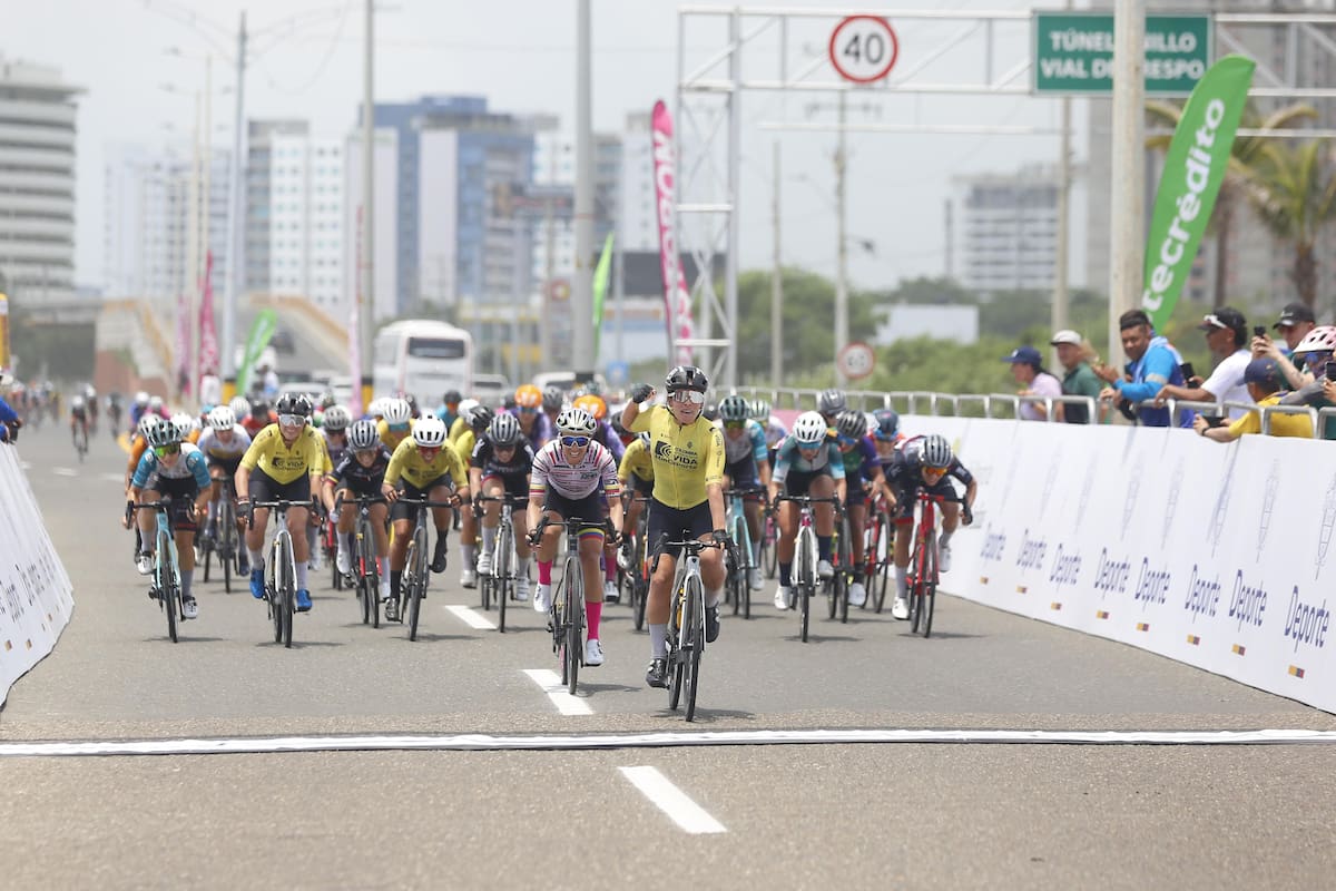Vuelta a Colombia Femenina: Las chicas desafiaron el calor y la humedad