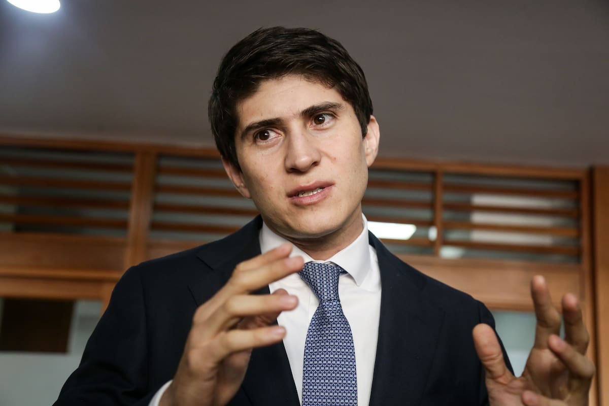 Wadith Manzur se entrega en el búnker de la Fiscalía por caso Ungrd: revelan foto