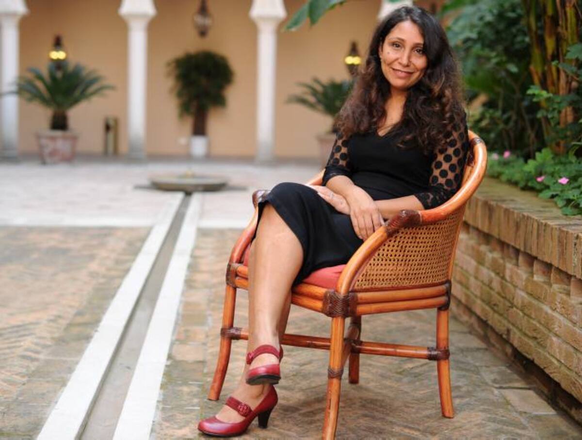 Haifaa Al Mansour, dirige "Wadja", un conmovedor relato sobre una niña que sueña con comprar una bicicleta. AFP TIZIANA FABI