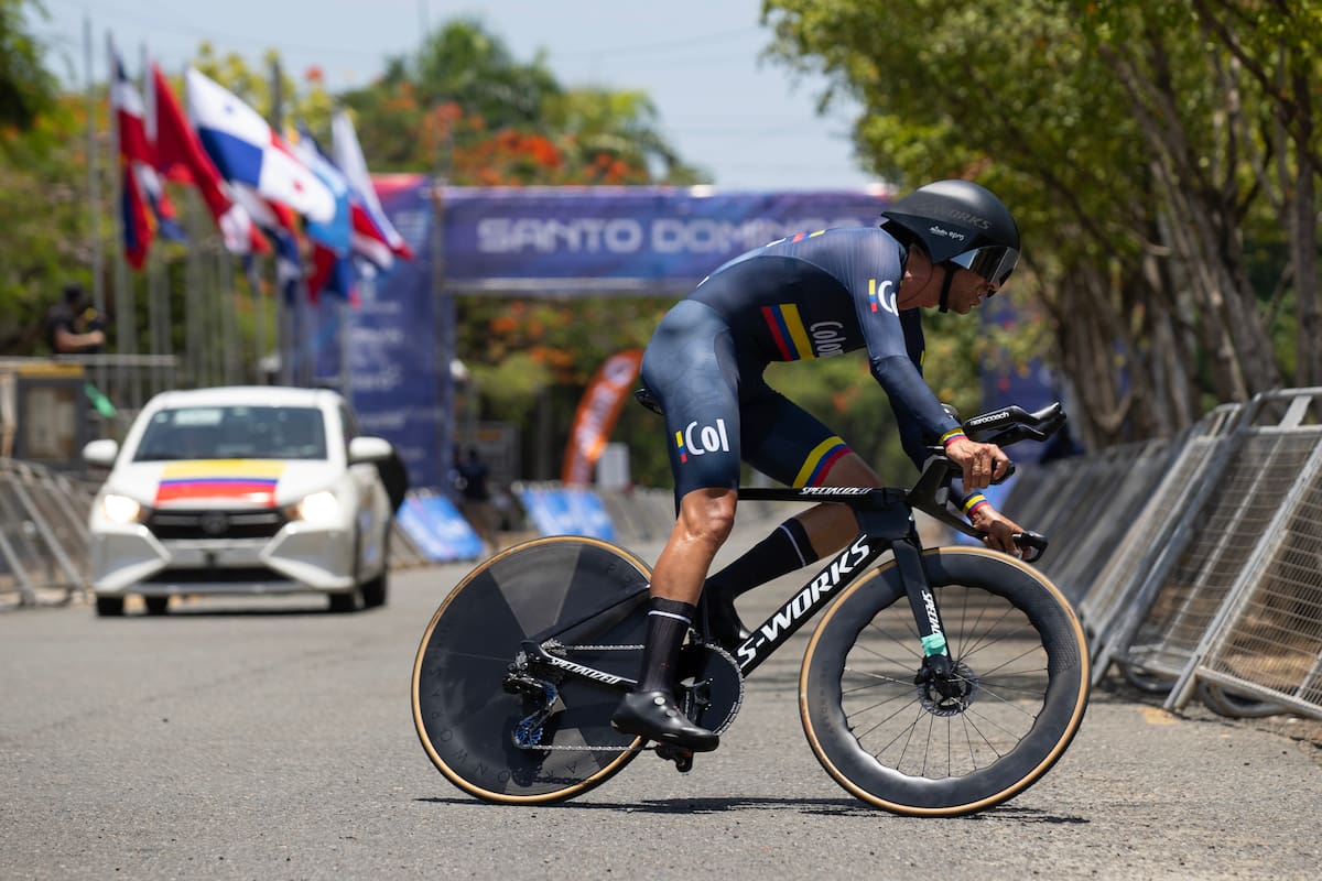 Walter Vargas de Colombia participa en la competencia Contrareloj individual masculina en Ciclismo ruta, durante los XXV Juegos Centroamericanos y del Caribe. //Foto, EFE: Orlando Barría
