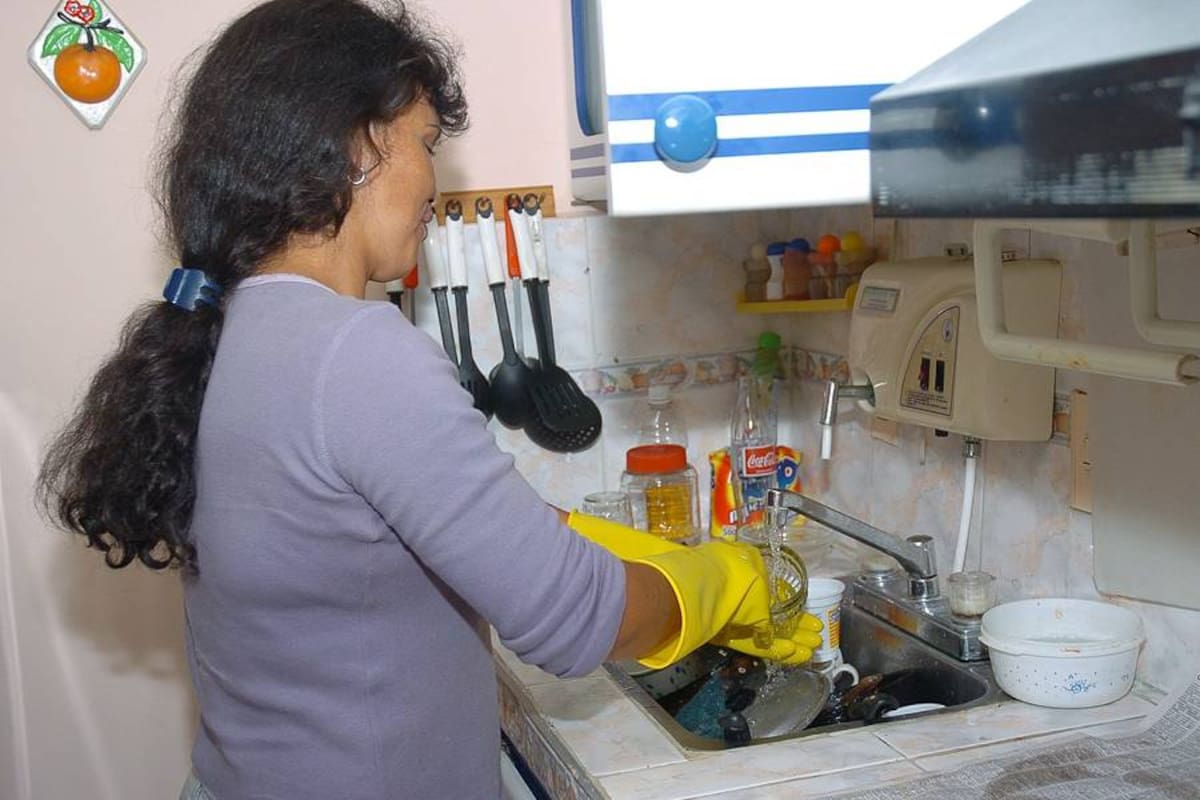 Empleadas domésticas: estas son las horas máximas de trabajo según la reforma laboral