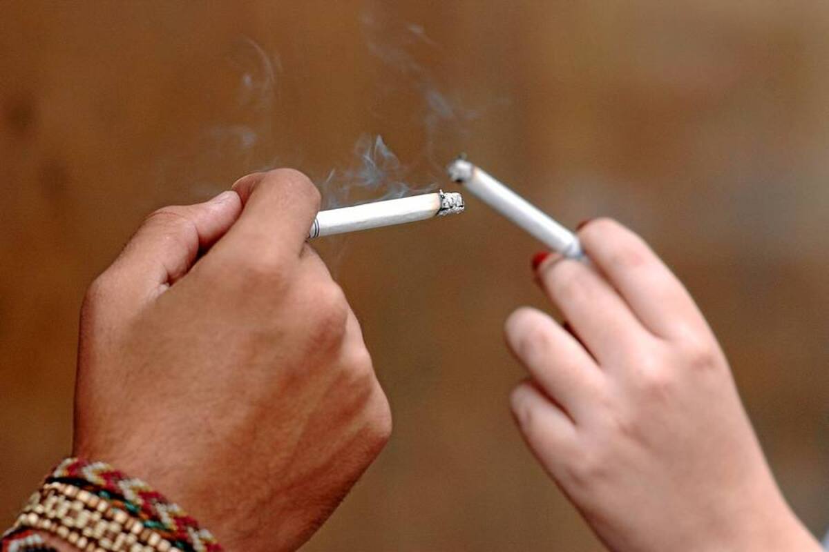 Prohíben fumar cigarro en espacios público de Milán, Italia. // Foto: archivo